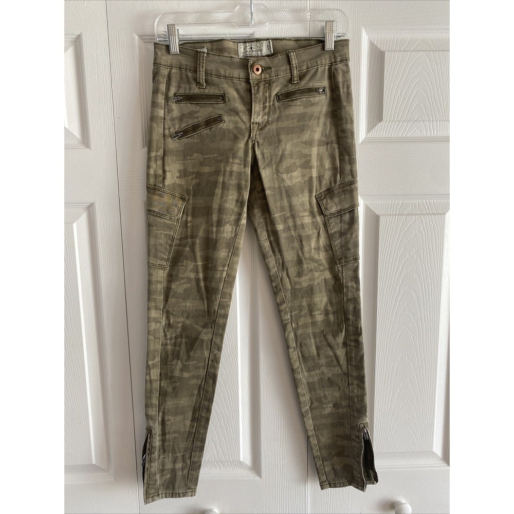 Lucky Brand‎ Charlie Skinny Cargo Womens Size 2/26 Green Camo Zipper Ankle Pants